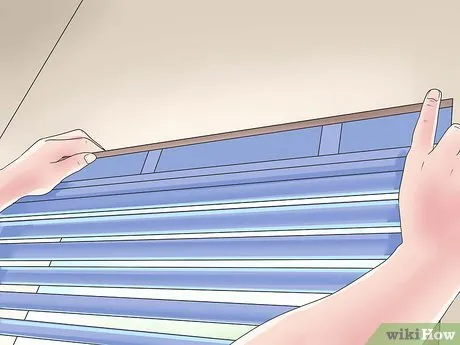 Изображение с названием Clean a Venetian Blind Step 21