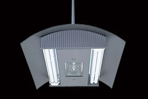 Светильник от компании ADA  на люминесцентных и металлогалогеновых лампах