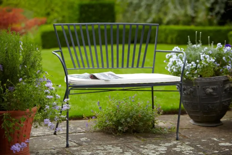 metal-garden-benches-1