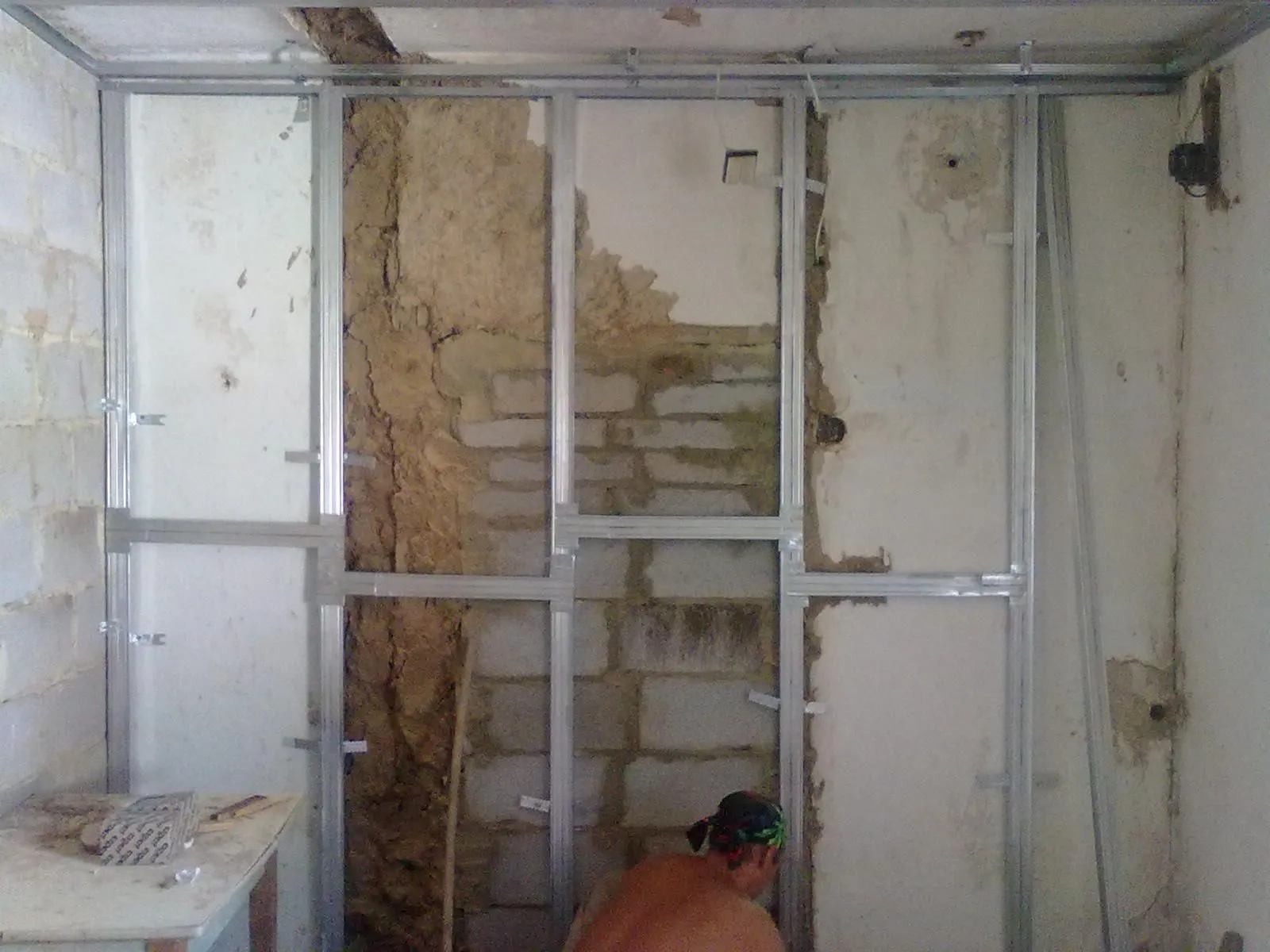 пример применения гипсокартона для выравнивания стен в ремонте дома