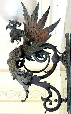 Objets Antiques, Dragons, Statues, Knobs And Knockers, Iron Work, Dragon Art, Vintage Design, Architecture Details, Exterior Design