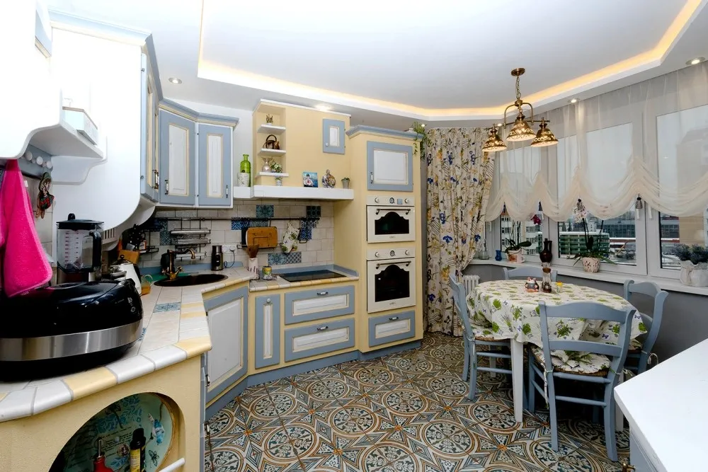 Дизайн плитки на кухне в стиле мозаики