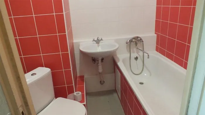 Эконом вариант отделки ванной комнаты и туалета