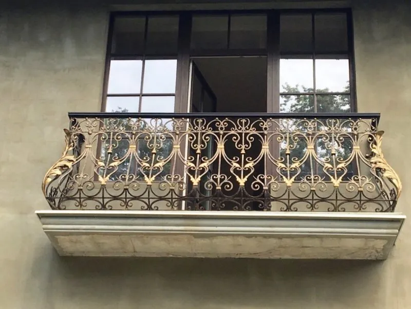 Металлическое ограждение балкона