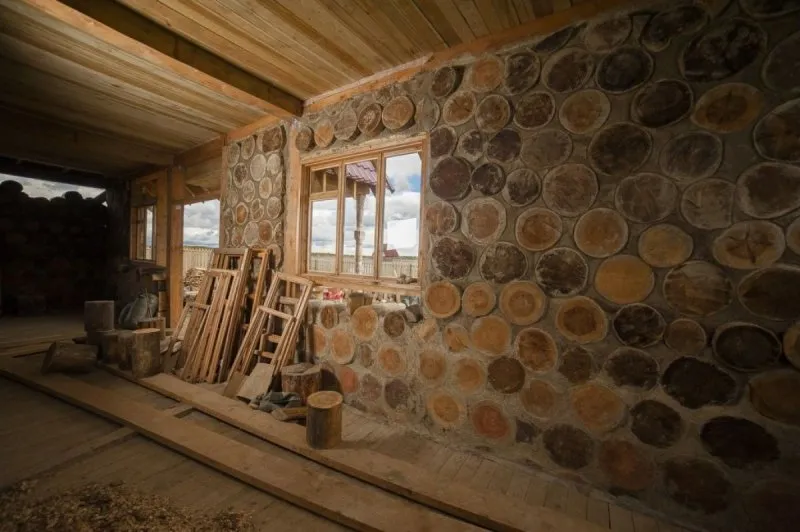Дом из дров и глины по технологии глиночурка