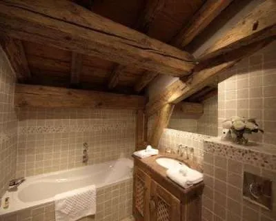 потолок в ванной в деревянном доме