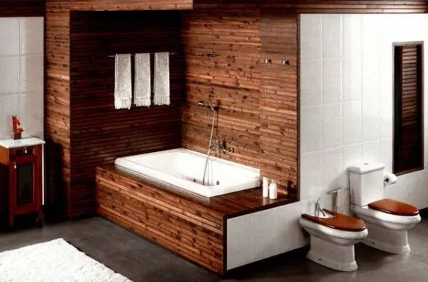 унитаз и биде в ванной деревянного дома