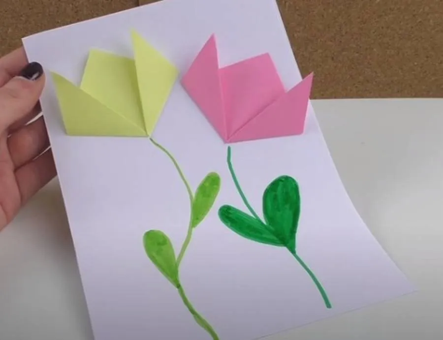 простые цветы оригами на открытку с ребенком