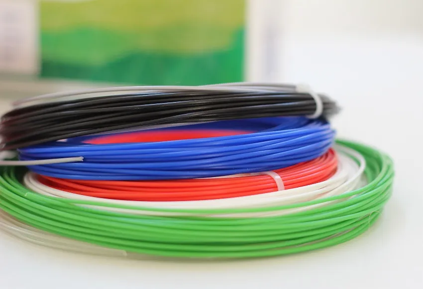 Специалисты рекомендуют к общему количеству кабеля добавлять от 10 до 15% запаса