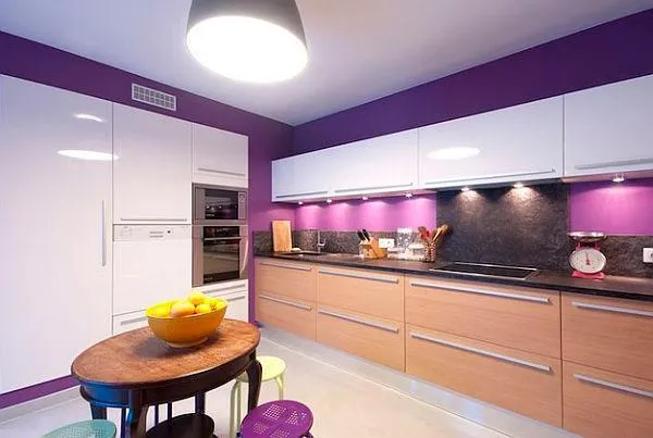 кухня в фиолетовом цвете