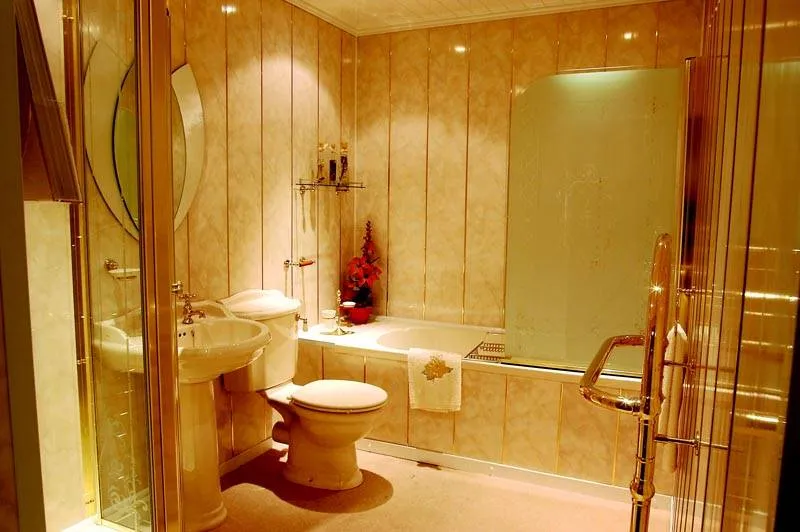 Вариант оформления ванной комнаты панелями