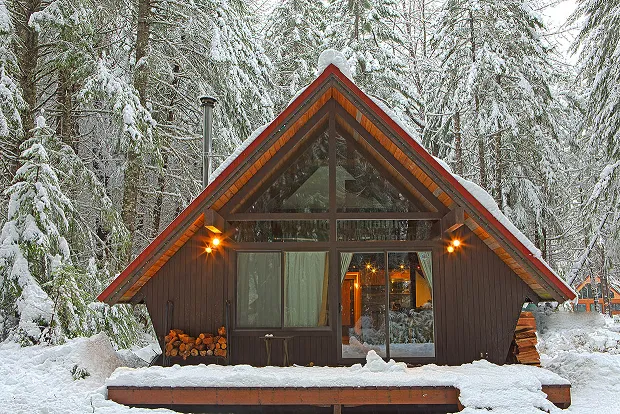 Дачный дом зимой
