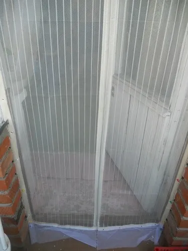 как установить москитную сетку на балконную дверь самостоятельно видео
