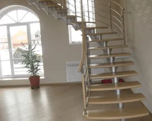 Поворотная лестница с открытыми ступенями