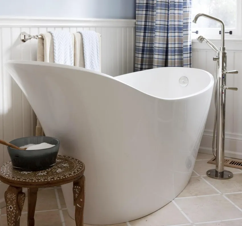 Глубокие чаши акриловых ванн набирают особую популярность в последнее время, благодаря интересной и нестандартной форме, которая способна украсить любой интерьер